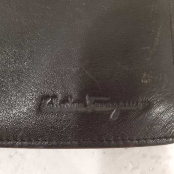 Salvatore Ferragamo  vintage  bifold wallet - Picture 14 of 14